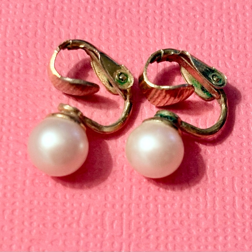 Vintage Elegant Gold and Pearl Clip-On Earrings